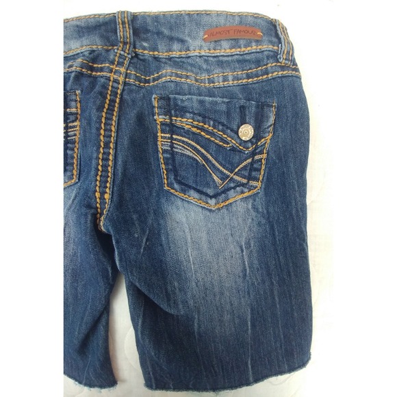 Almost Famous Denim Shorts Size 3 Distressed‎ Blue Almost Famous - Picture 8 of 12